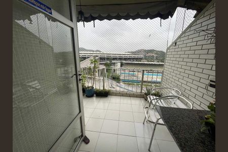 Apartamento à venda com 77m², 2 quartos e 1 vaga