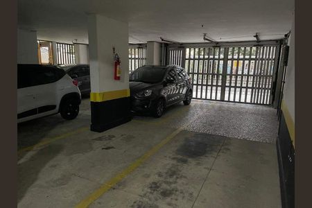 Apartamento à venda com 77m², 2 quartos e 1 vaga