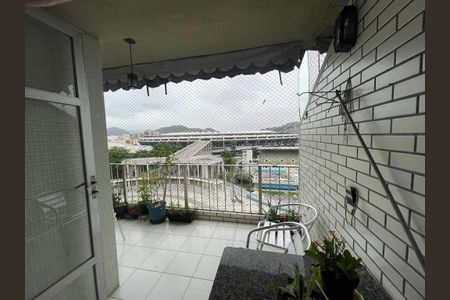 Apartamento à venda com 77m², 2 quartos e 1 vaga