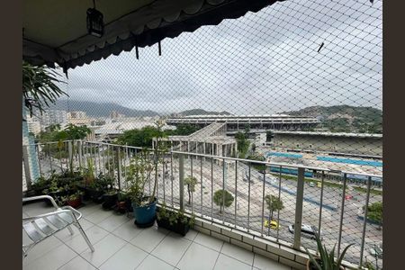 Apartamento à venda com 77m², 2 quartos e 1 vaga