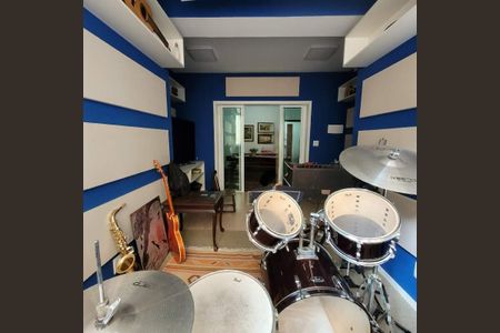 Apartamento à venda com 111m², 2 quartos e sem vaga