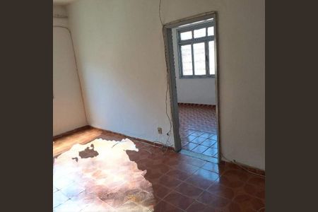 Casa à venda com 235m², 8 quartos e 1 vaga