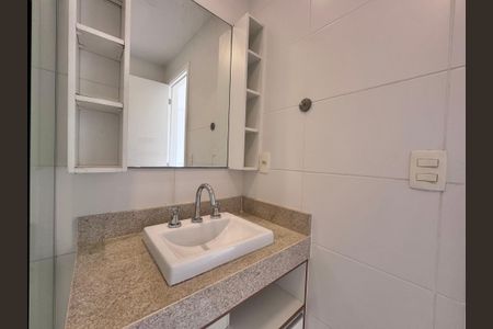 Apartamento à venda com 156m², 3 quartos e 2 vagas Apartamento à venda com 156m², 3 quartos e 2 vagasSuíte 2 - Banheiro