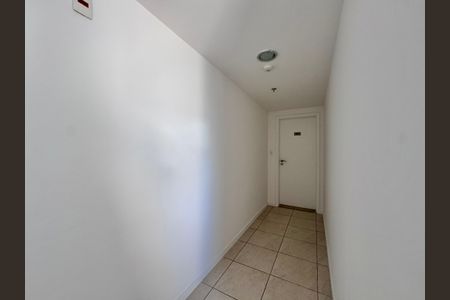 Apartamento à venda com 156m², 3 quartos e 2 vagas Apartamento à venda com 156m², 3 quartos e 2 vagasAcesso a parta de Serviço