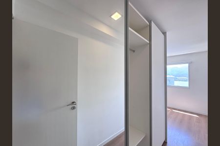 Apartamento à venda com 156m², 3 quartos e 2 vagas Apartamento à venda com 156m², 3 quartos e 2 vagasSuíte 1