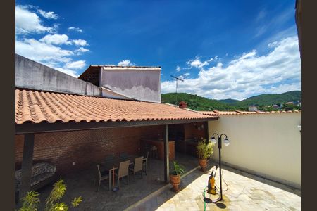 Casa de condomínio à venda com 351m², 4 quartos e 4 vagasÁrea comum