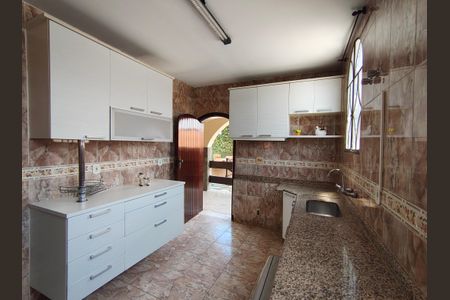 Casa de condomínio à venda com 351m², 4 quartos e 4 vagasCozinha