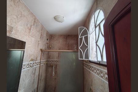 Casa de condomínio à venda com 351m², 4 quartos e 4 vagasBanheiro da Suíte 1