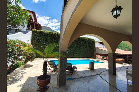 Casa de condomínio à venda com 351m², 4 quartos e 4 vagasÁrea comum