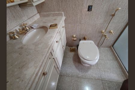 Casa de condomínio à venda com 351m², 4 quartos e 4 vagasBanheiro da Suíte 3