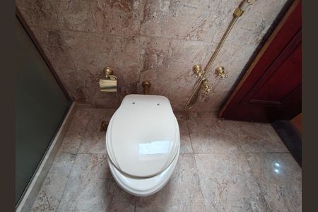 Casa de condomínio à venda com 351m², 4 quartos e 4 vagasBanheiro da Suíte 1