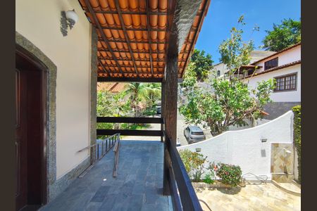 Casa de condomínio à venda com 351m², 4 quartos e 4 vagasSacada Suíte 2