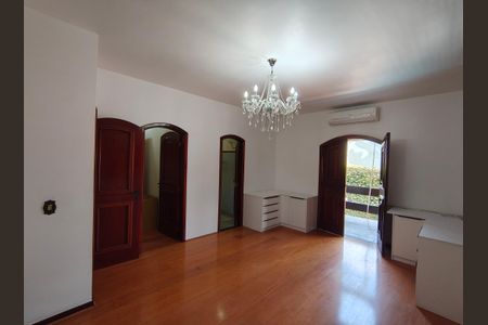 Casa de condomínio à venda com 351m², 4 quartos e 4 vagasSuíte 3