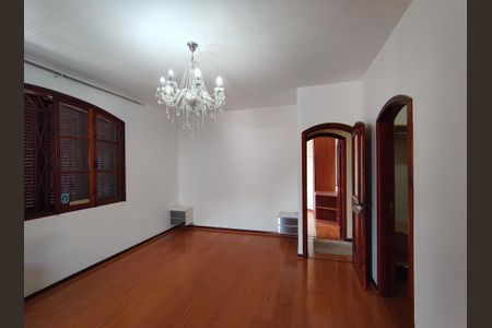 Casa de condomínio à venda com 351m², 4 quartos e 4 vagasSuíte 3