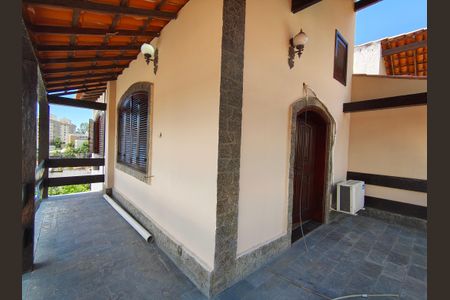 Casa de condomínio à venda com 351m², 4 quartos e 4 vagasSacada Suíte 3