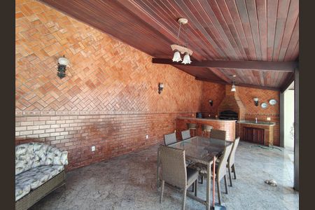 Casa de condomínio à venda com 351m², 4 quartos e 4 vagasÁrea comum