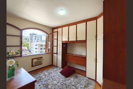 Casa de condomínio à venda com 351m², 4 quartos e 4 vagasQuarto