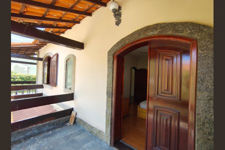 Casa de condomínio à venda com 351m², 4 quartos e 4 vagasSacada Suíte 1