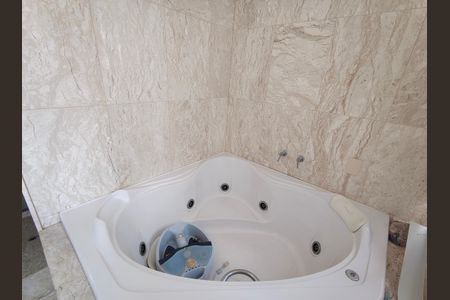 Casa de condomínio à venda com 351m², 4 quartos e 4 vagasBanheiro da Suíte 3