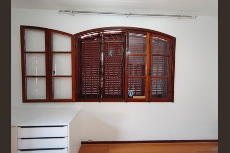 Casa de condomínio à venda com 351m², 4 quartos e 4 vagasSuíte 3