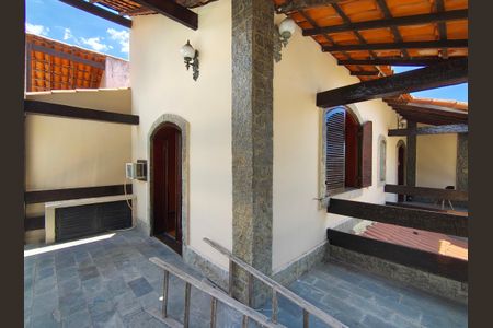 Casa de condomínio à venda com 351m², 4 quartos e 4 vagasSacada Suíte 2