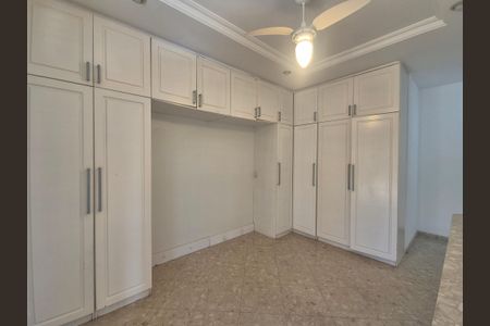 Apartamento à venda com 243m², 3 quartos e 3 vagas Apartamento à venda com 243m², 3 quartos e 3 vagasQuarto 2