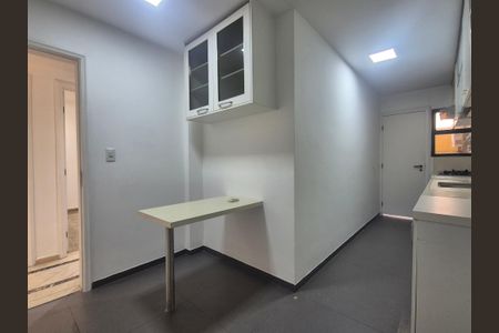 Apartamento à venda com 243m², 3 quartos e 3 vagas Apartamento à venda com 243m², 3 quartos e 3 vagasCozinha