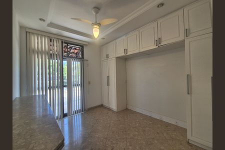 Apartamento à venda com 243m², 3 quartos e 3 vagas Apartamento à venda com 243m², 3 quartos e 3 vagasQuarto 2