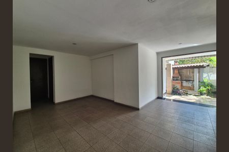 Apartamento à venda com 243m², 3 quartos e 3 vagas Apartamento à venda com 243m², 3 quartos e 3 vagasÁrea comum