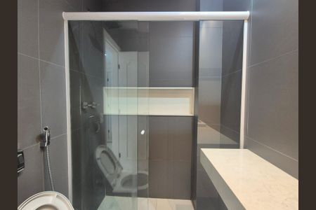 Apartamento à venda com 243m², 3 quartos e 3 vagas Apartamento à venda com 243m², 3 quartos e 3 vagasBanheiro Social