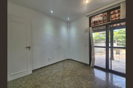 Apartamento à venda com 243m², 3 quartos e 3 vagas Apartamento à venda com 243m², 3 quartos e 3 vagasQuarto 1