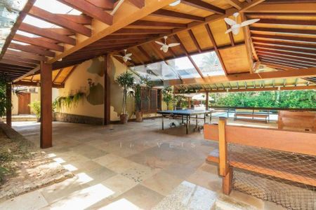 Casa à venda com 1005m², 5 quartos e 12 vagas