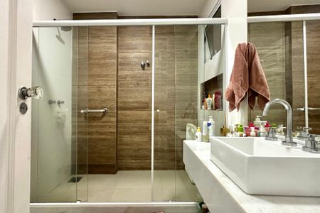 Apartamento à venda com 220m², 4 quartos e 1 vagaBanheiro da Suíte