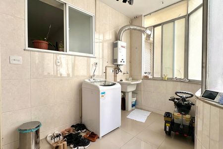 Apartamento à venda com 220m², 4 quartos e 1 vagaÁrea de Serviço