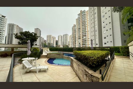 Apartamento à venda com 84m², 2 quartos e 2 vagas Apartamento à venda com 84m², 2 quartos e 2 vagasÁrea comum - Piscina