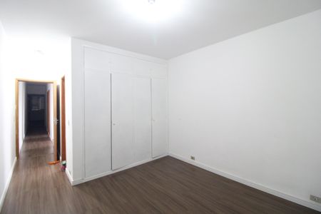 Casa à venda com 176m², 4 quartos e 2 vagasSuíte 1