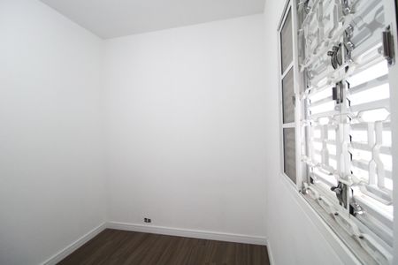 Casa à venda com 176m², 4 quartos e 2 vagasQuarto