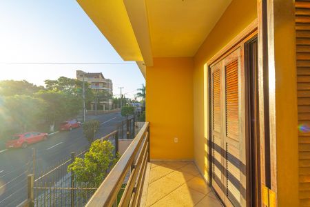 Casa à venda com 183m², 3 quartos e 2 vagas Casa à venda com 183m², 3 quartos e 2 vagasVaranda da Suíte