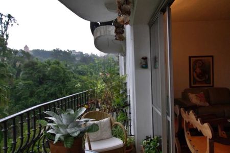 Apartamento à venda com 144m², 3 quartos e 2 vagasFoto 01