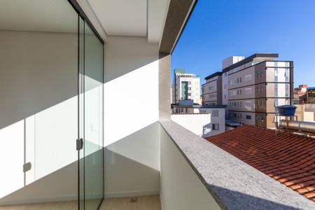Apartamento à venda com 74m², 3 quartos e 2 vagasVaranda