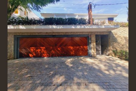 Casa à venda com 945m², 4 quartos e 4 vagas Casa à venda com 945m², 4 quartos e 4 vagasFoto 01