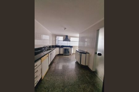 Casa à venda com 945m², 4 quartos e 4 vagas Casa à venda com 945m², 4 quartos e 4 vagasFoto 12