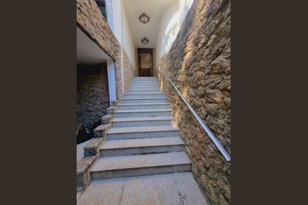 Casa à venda com 945m², 4 quartos e 4 vagas Casa à venda com 945m², 4 quartos e 4 vagasFoto 02