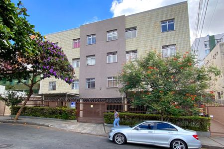 Apartamento à venda com 85m², 3 quartos e 1 vaga Apartamento à venda com 85m², 3 quartos e 1 vagaFachada