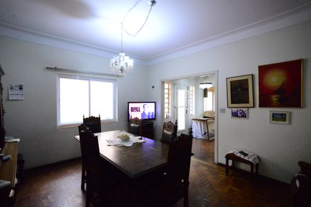 Casa à venda com 392m², 3 quartos e 3 vagasSala