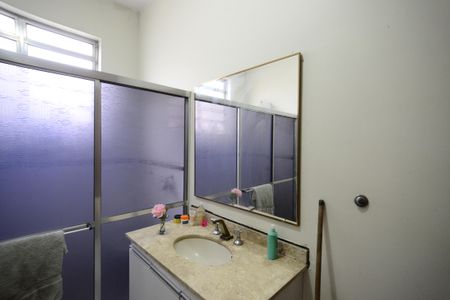 Casa à venda com 392m², 3 quartos e 3 vagasBanheiro