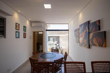 Casa à venda com 164m², 3 quartos e 3 vagas Casa à venda com 164m², 3 quartos e 3 vagasÁrea comum