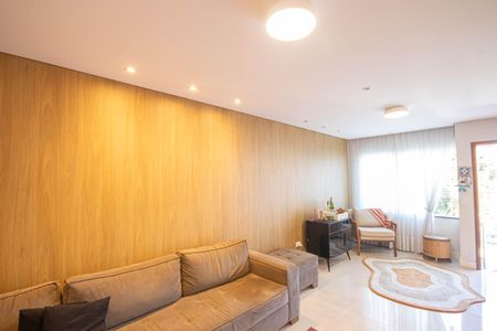 Casa à venda com 164m², 3 quartos e 3 vagas Casa à venda com 164m², 3 quartos e 3 vagasSala