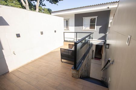 Casa à venda com 164m², 3 quartos e 3 vagas Casa à venda com 164m², 3 quartos e 3 vagasQuintal