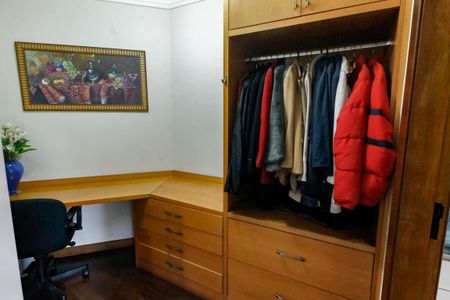 Casa à venda com 440m², 5 quartos e 4 vagasCloset da suíte 3